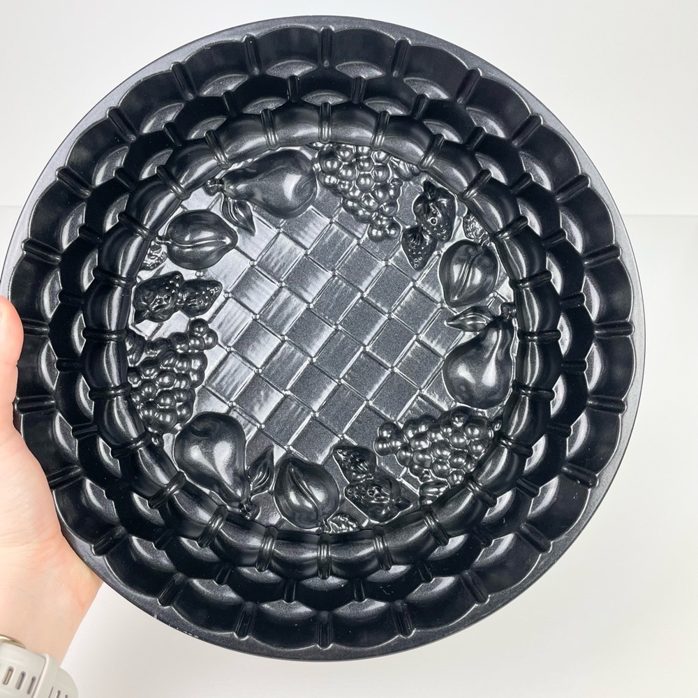 Nordic Ware Marianne Cake Pan Cast Aluminum Fruit Lattice Basket Weave 10 Cup - Picture 8 of 16